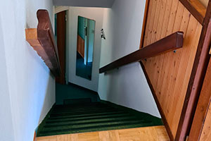 nicht barrierefreies Treppenhaus