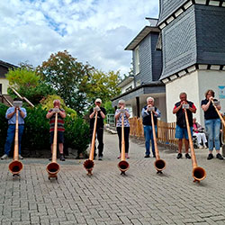 Besuch der Alphornbläser