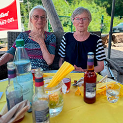 Fröhliches Miteinander beim Johannifest